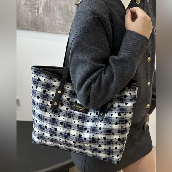 I 🖤 You Heart Plaid PU Leather Strap Tote Bag - Picture 3 of 8
